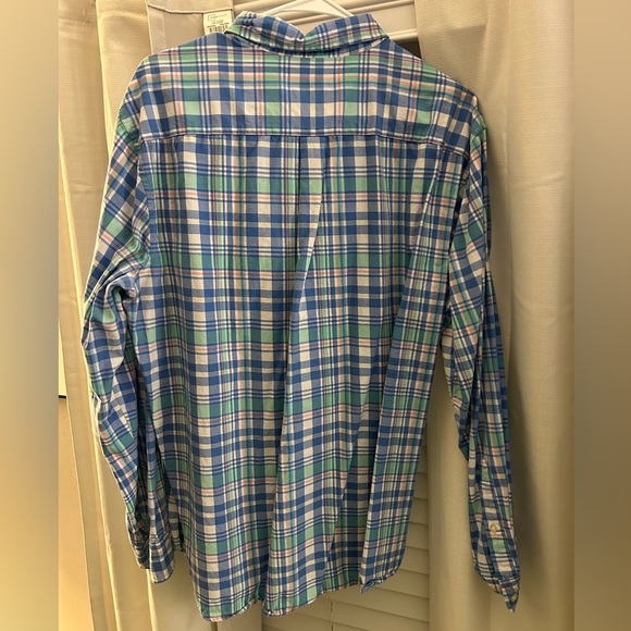 Vineyard Vines Button-Up - Picture 2 of 2